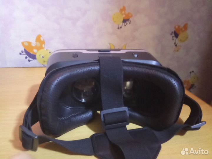 Очки виртуальной реальности с пультом