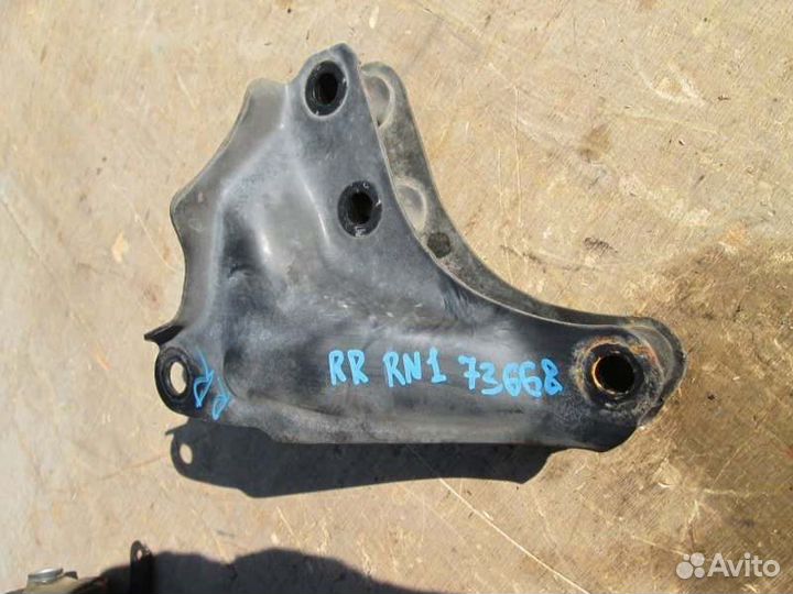 Кронштейн опоры двигателя задний Honda Stream RN1