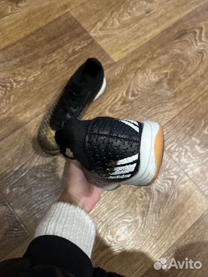 Футбольные бутсы