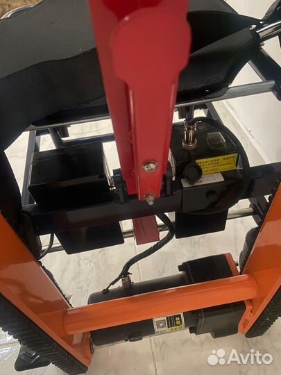 Инвалидное кресло с электроприводом