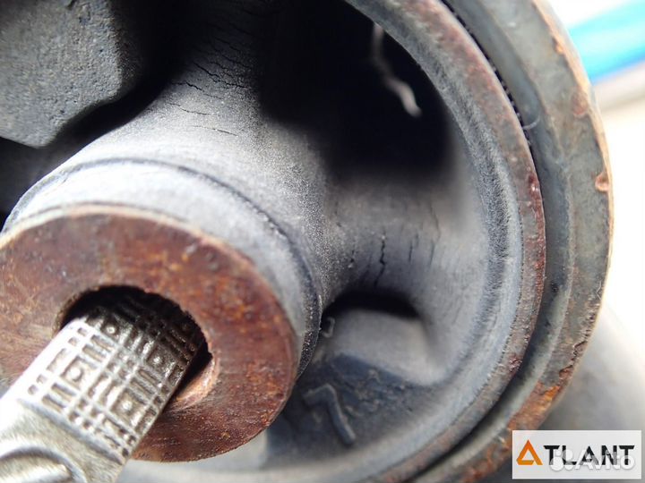 Балка подвески задний toyota sienta