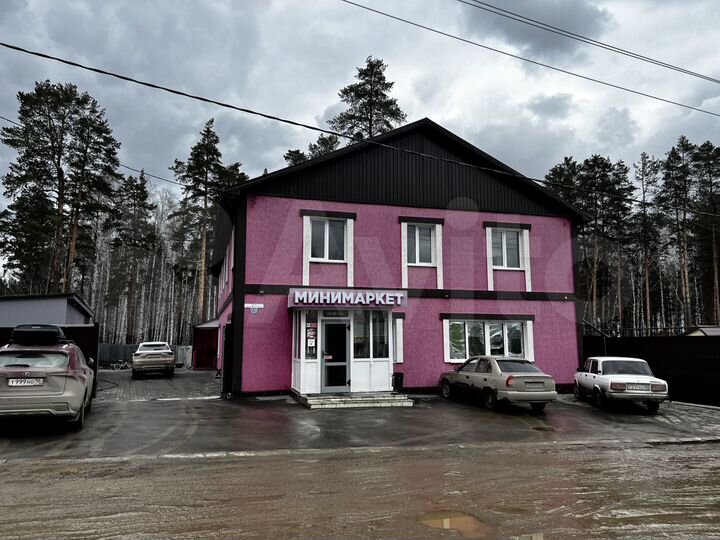 Коттедж 495,4 м² на участке 18 сот.