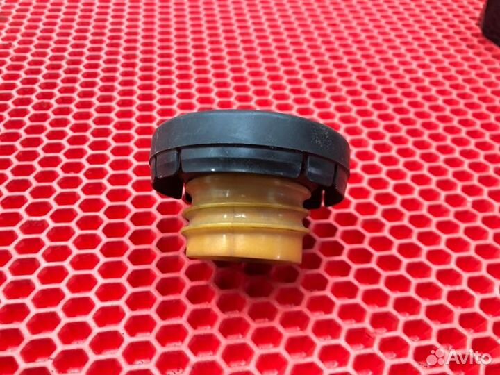 Крышка топливного бака Toyota Corolla NZE121 1nzfe