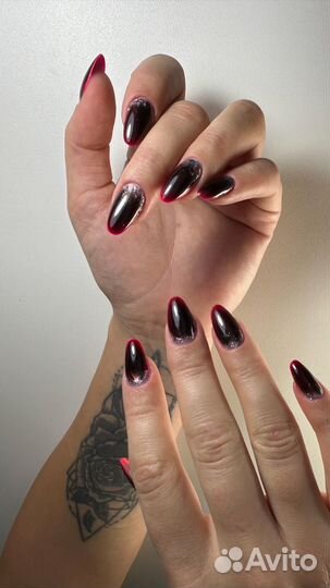 Модель на маникюр