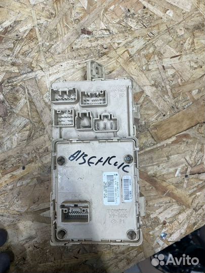 Блок предохранителей toyota avensis 2