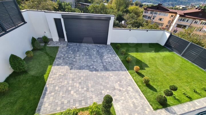 Дом 250 м² на участке 6 сот.