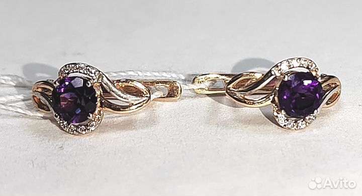 Золотые серьги с камнем