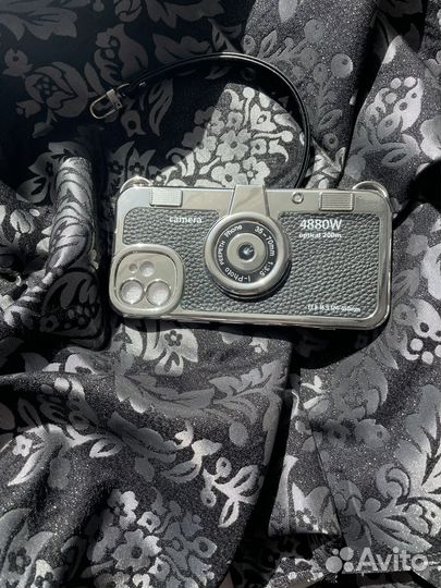 Чехол на телефон