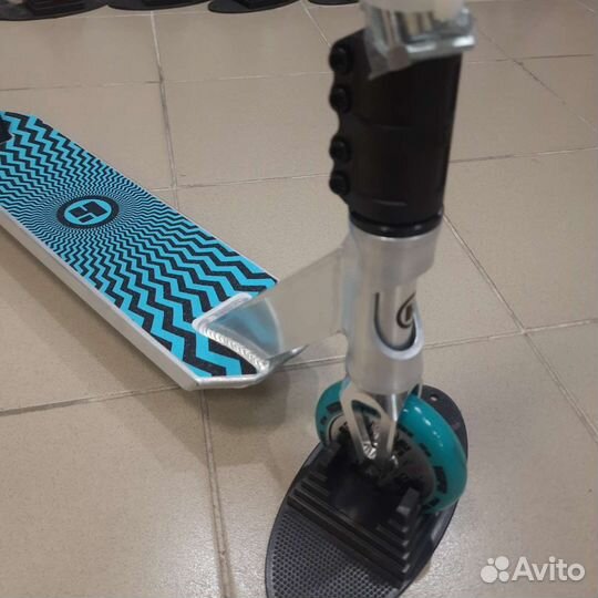 Трюковой самокат Hipe