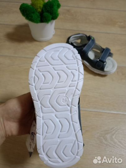 Сандали новые 26 размер