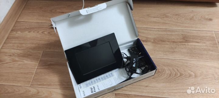 Цифровая фоторамка Sony DPF-A710
