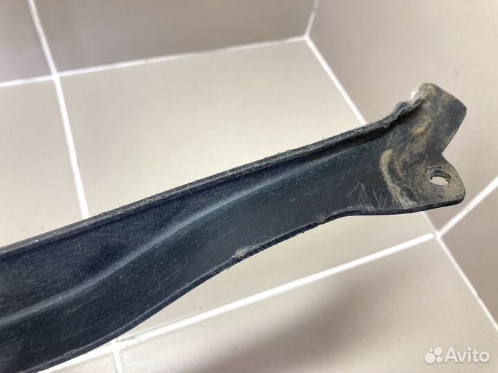 Спойлер переднего левого локера Skoda Fabia 07-15