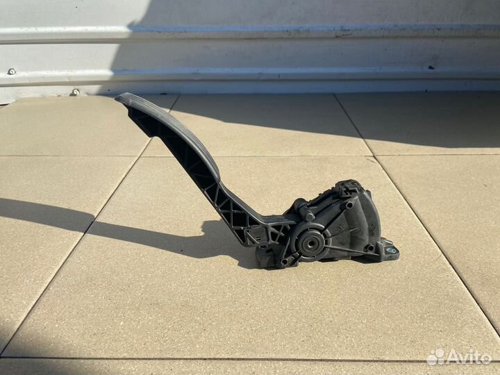 Педаль газа Nissan Almera G15