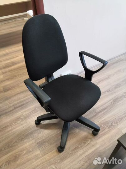 Стол, кресло офисное