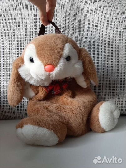 Плюшевый рюкзак в виде кролика