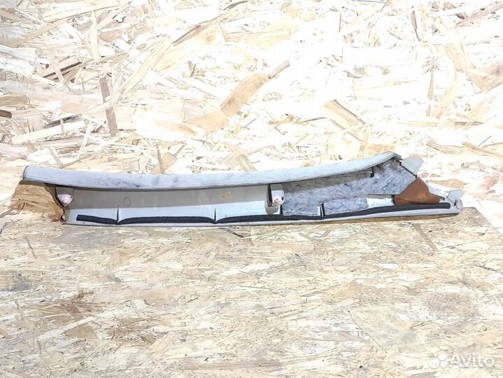 Обшивка стойки левая Subaru Legacy B13