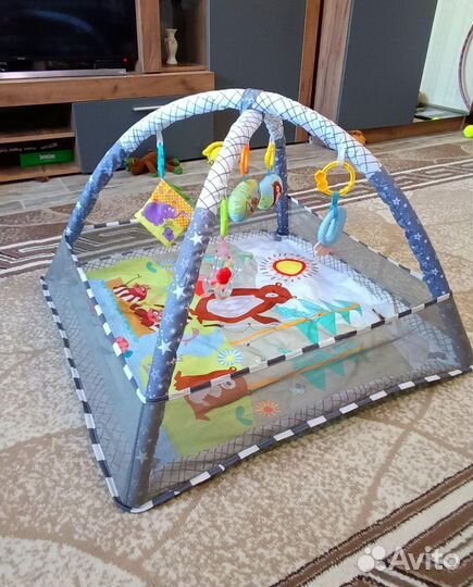 Развивающий коврик-манеж с игрушками и шариками