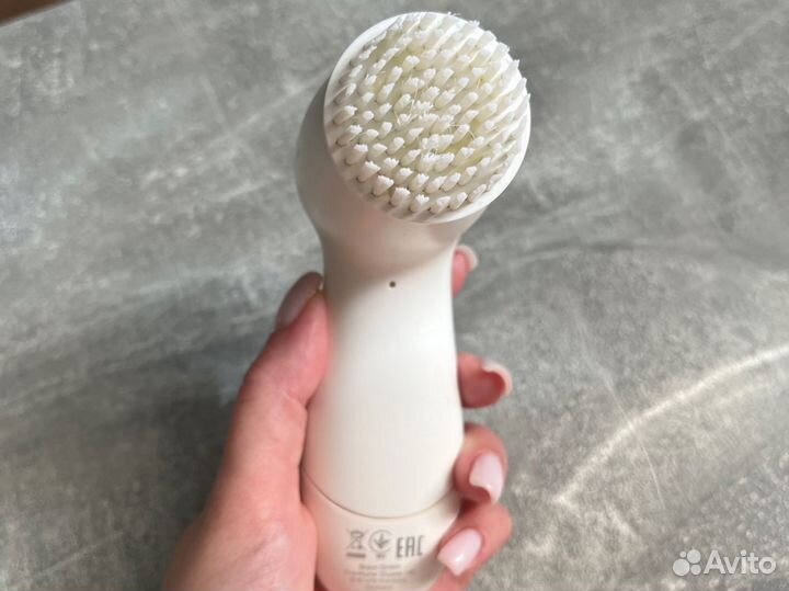 Щеточка для очистки лица