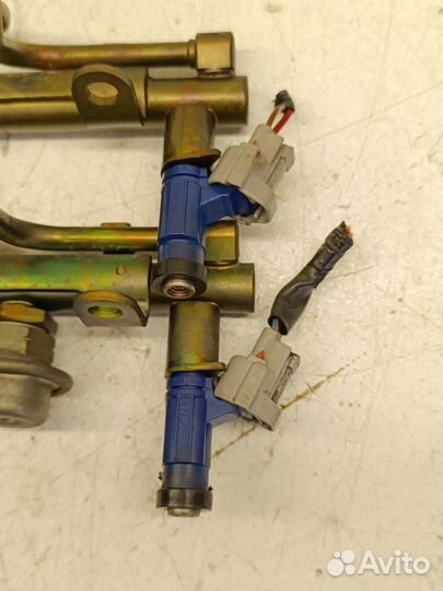 Форсунка топливная Subaru Legacy BL5 EJ204