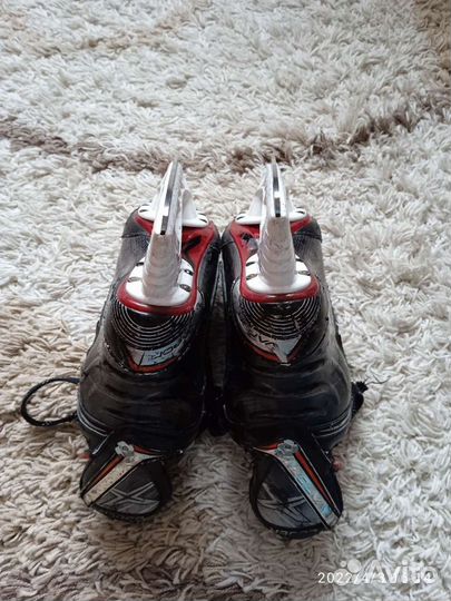 Хоккейные коньки bauer vapor X500 размер- 37,5