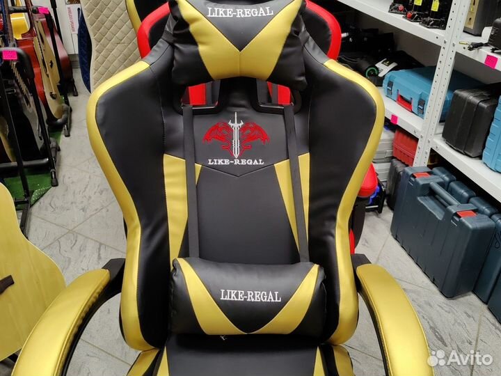 Компьютерное игровое геймерское кресло золотое