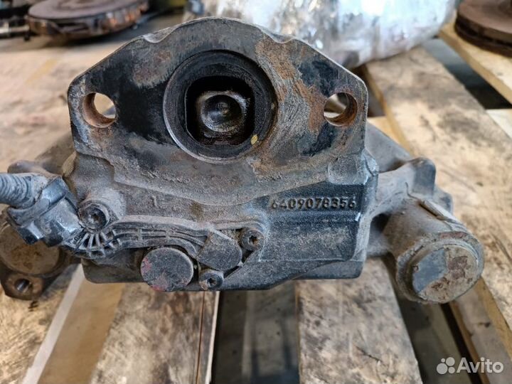 Суппорт тормозной задний правый Man Tgx