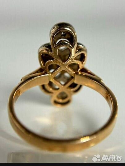 Золотое кольцо с бриллиантами 583 пробы