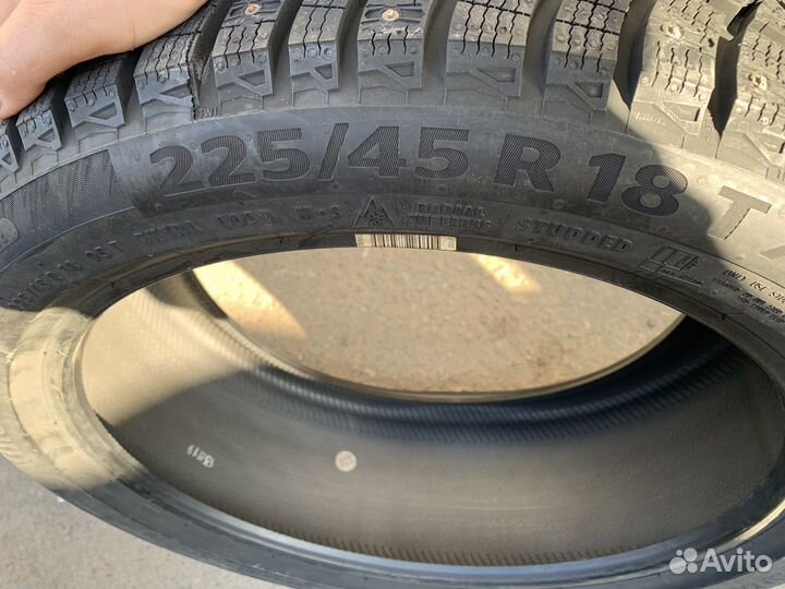 Continental IceContact 2 225/45 R18 95T