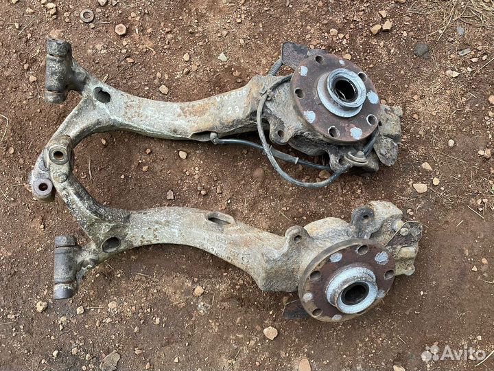 Кулак поворотный VW Passat B5 2.3 AGZ