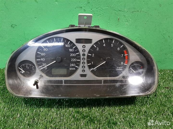 Приборная панель Mitsubishi Carisma 2003