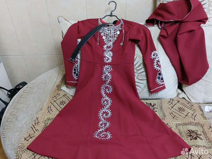 Грузинский национальный костюм для девочки