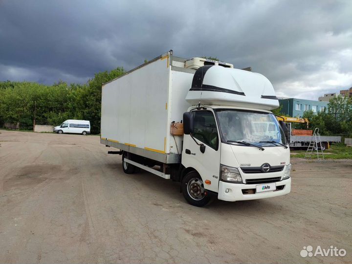 Hino 300 (Dutro), 2015