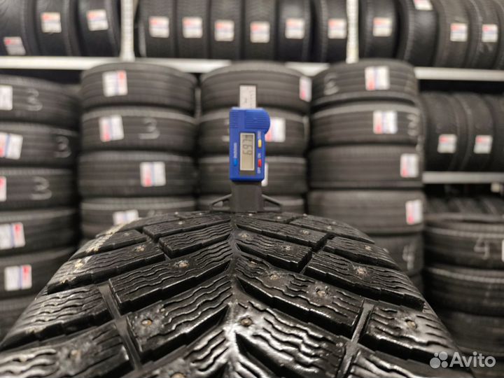 Michelin X-Ice North 4 215/55 R17
