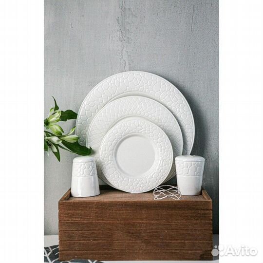 Тарелка фарфоровая обеденная Magistro Rodos, d20,6