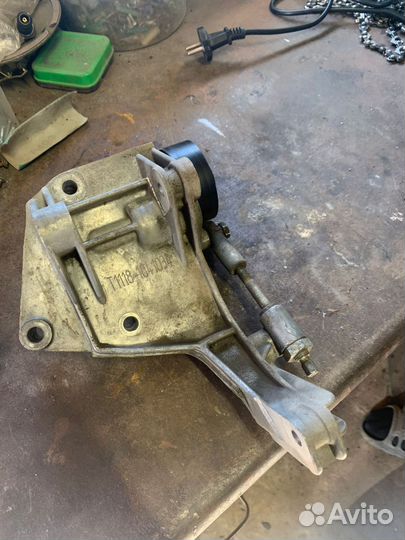 Натяжитель ремня генератора granta