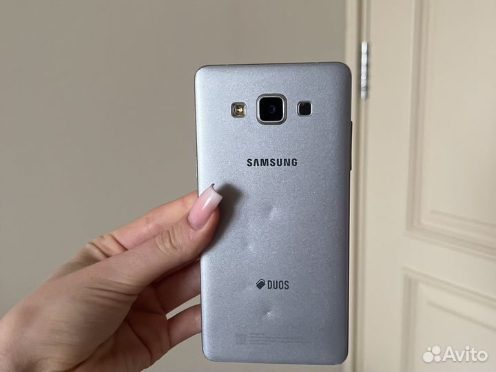 Телефон Samsung