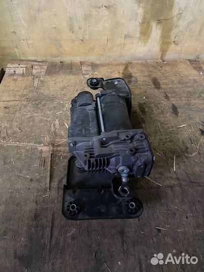 Компрессор пневмоподвески BMW X5 E70 X6 E71 X6 E72