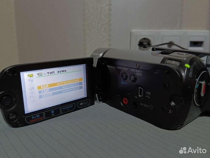 Видеокамера Сanon Legria FS200