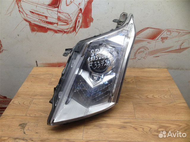 Фара левая Cadillac Srx (2009-2017)