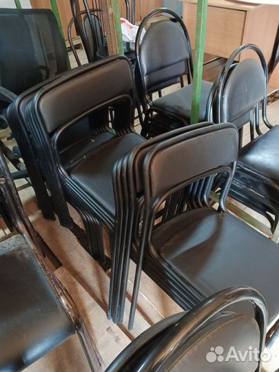 Стулья офисные