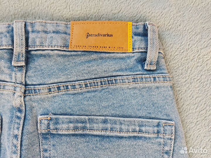 Джинсы Stradivarius mom slim