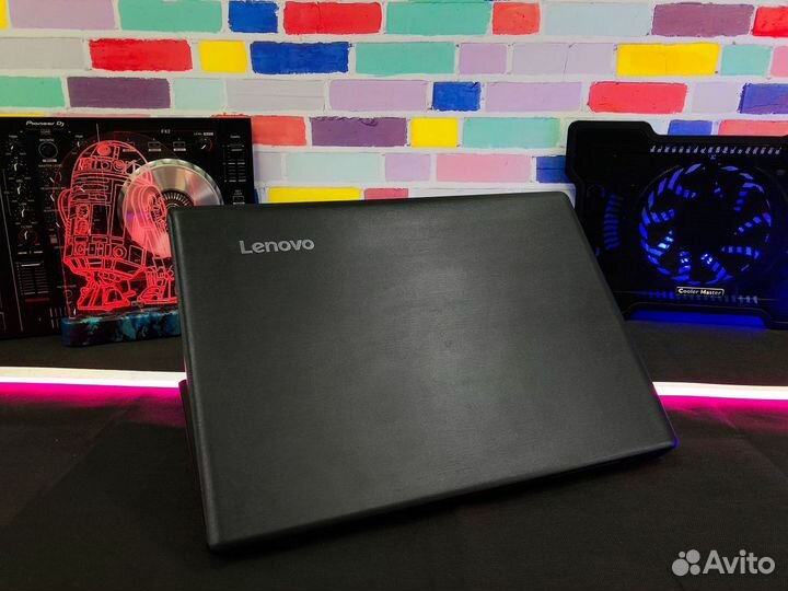 Ноутбук Lenovo Intel Core SSD 15.6“