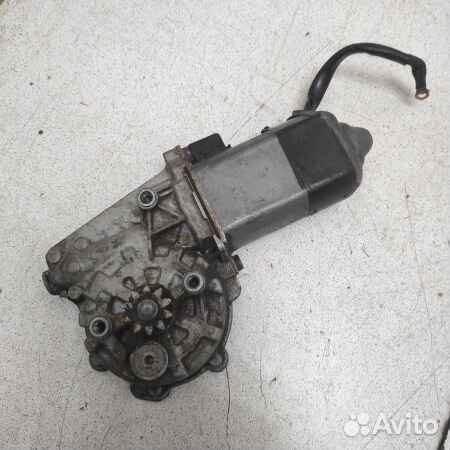 Моторчик переднего правого стеклоподъемника