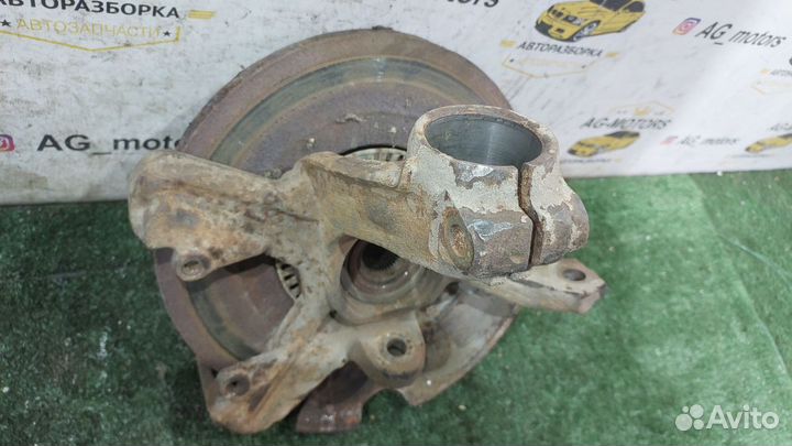 Кулак поворотный передний правый Golf 4, Хэтчбэк