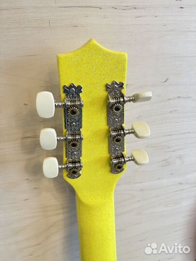 Гитара акустическая 