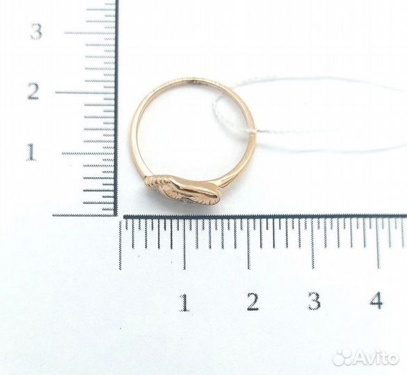 Золотое кольцо с камнем 18р