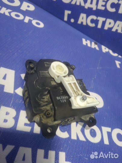 Моторчик заслонок отопителя Toyota Camry 40 седан