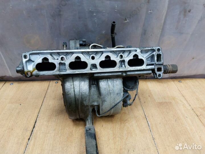 Коллектор впускной Opel Zafira A Z18XE 2001