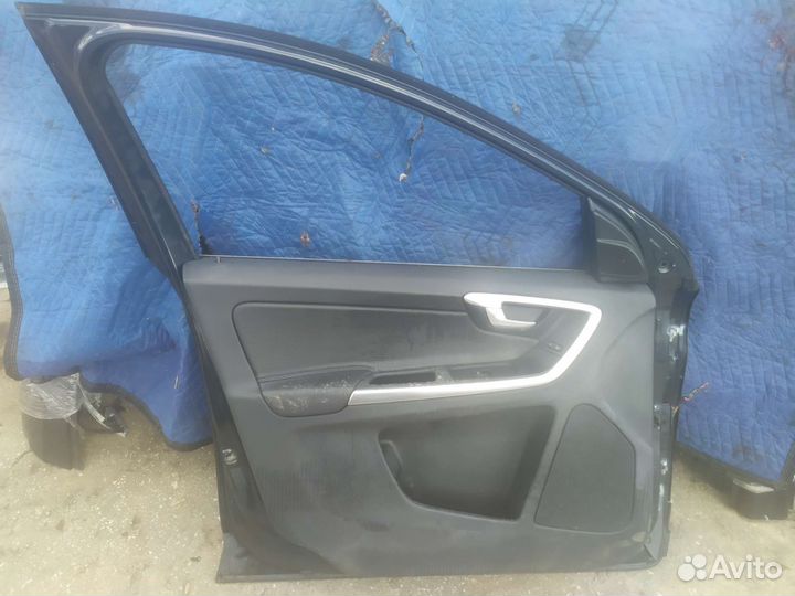 Дверь передняя левая Volvo XC60