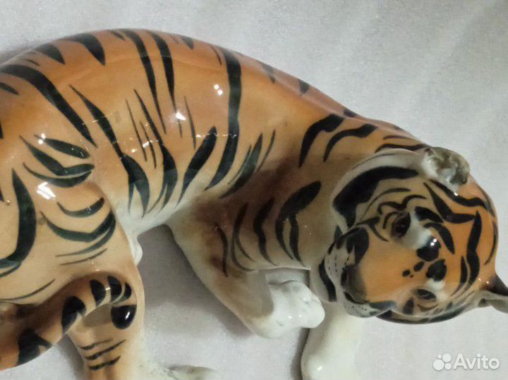 Тигр статуэтка большая